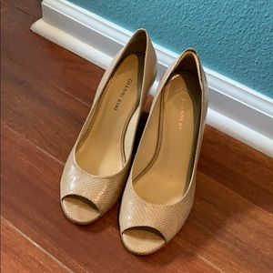Gianni Bini Nude Wedge heals